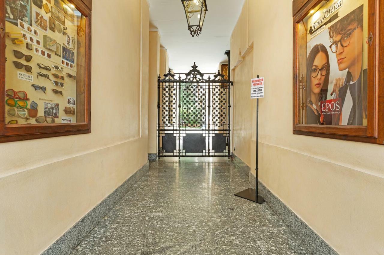 Renovated Penthouse Duomo & Via Torino Apartment มิลาน ภายนอก รูปภาพ